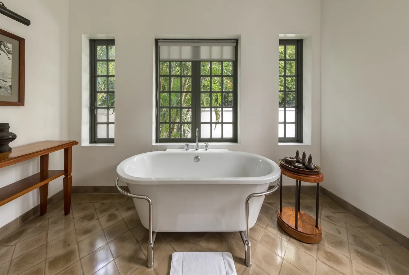 Bathroom Mold Removal in Los Alamitos, CA